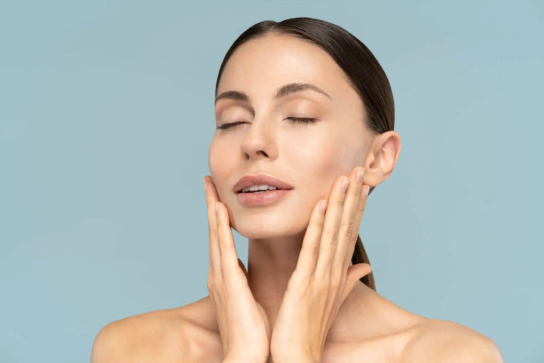 Лицо без мимических морщин